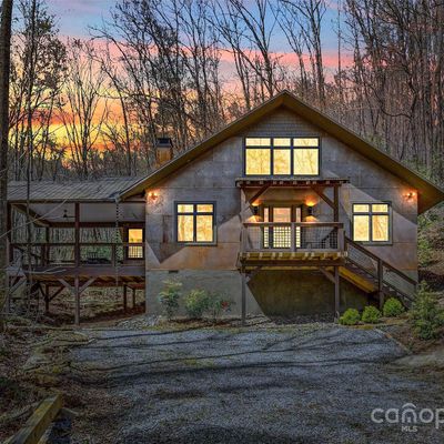 401 Winterle Rd, Lake Lure, NC 28746