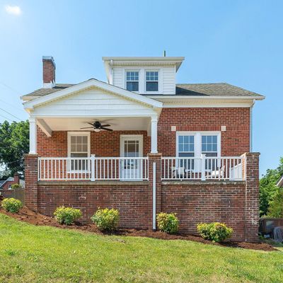 402 Hendren Ave, Staunton, VA 24401