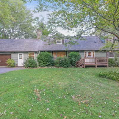 403 Little Wing Rd, Canadensis, PA 18325