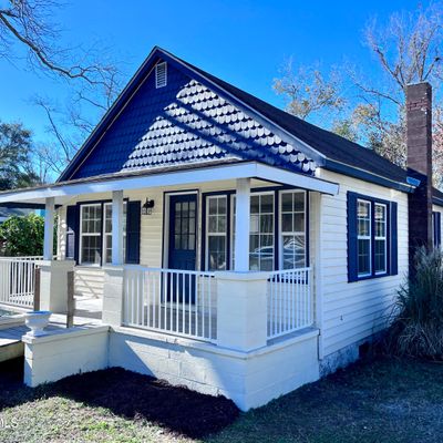 403 N Howe St, Southport, NC 28461