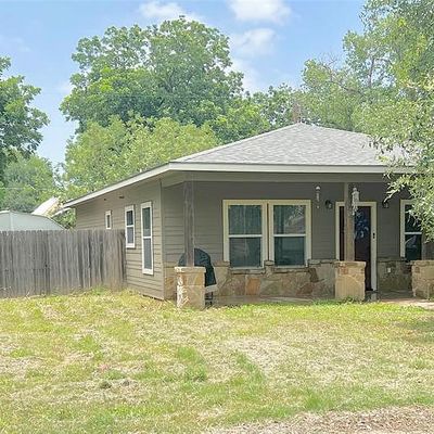 406 San Jacinto St, Smithville, TX 78957