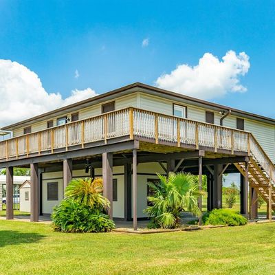 407 Port Road, Angleton, TX 77515