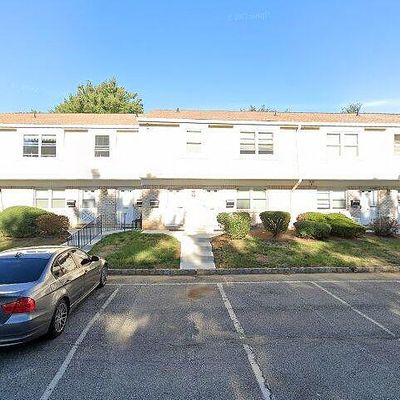 411 Silver Ct, Hamilton Square, NJ 08690