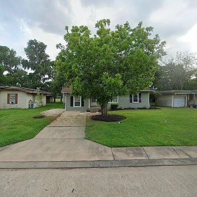 411 Winding Way St, Lake Jackson, TX 77566