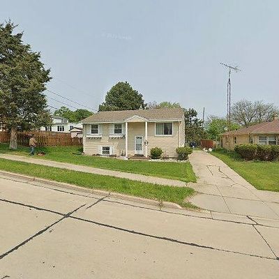 4904 Lindermann Ave, Racine, WI 53406