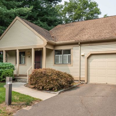 5 Oxford Ct, Avon, CT 06001