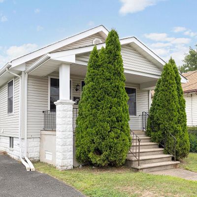 5 Valley Rd, Mount Ephraim, NJ 08059