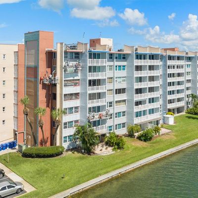 500 Treasure Isle Causeway E, Treasure Island, FL 33706