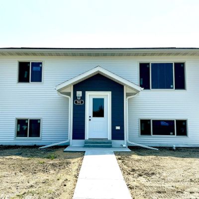 502 Garfield St Sw, Warroad, MN 56763