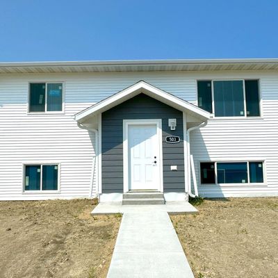 503 Mckinley St Sw, Warroad, MN 56763