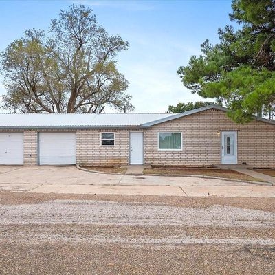 508 3 Rd St, Plains, TX 79355