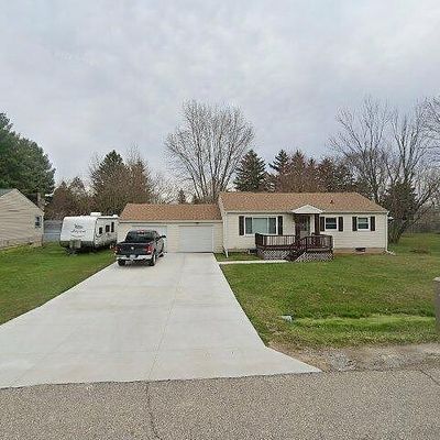 5160 Pleasant Dr, Flushing, MI 48433