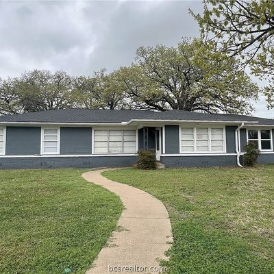 520 Avondale Ave, Bryan, TX 77802