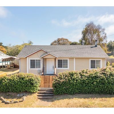 520 5 Th St Se, Bandon, OR 97411