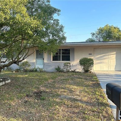 5200 Dove Dr, New Port Richey, FL 34652