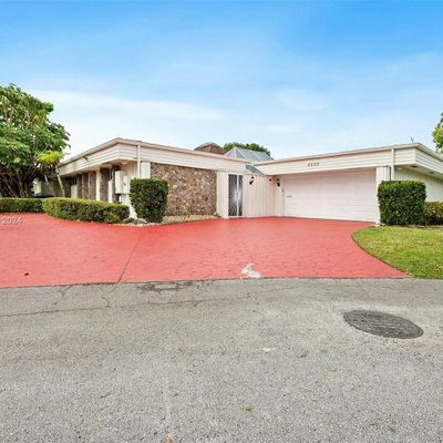 5203 Yellow Pine Ln, Tamarac, FL 33319