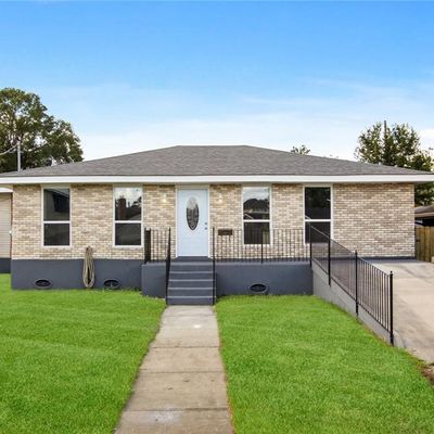 5220 Meadowdale St, Metairie, LA 70006