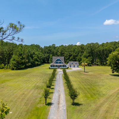 523 Von Hollen Rd, Bonneau, SC 29431