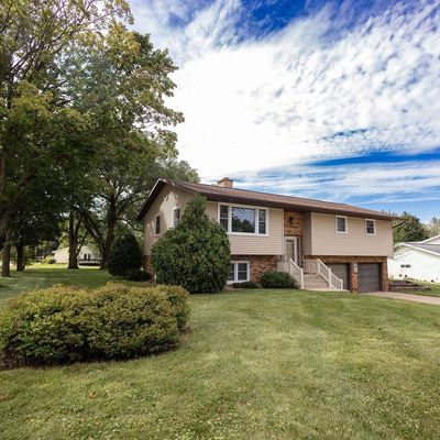 524 Woodview Ln, Dodgeville, WI 53533