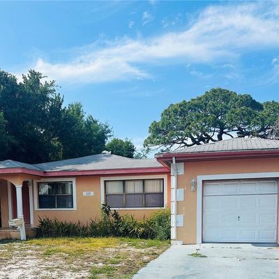 529 63 Rd Ave S, Saint Petersburg, FL 33705