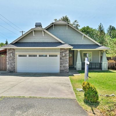 529 E River St, Cave Junction, OR 97523