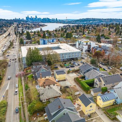 4539 5th Avenue Ne Unit B, Seattle, WA 98105