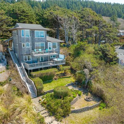 4580 Logan Ln, Cannon Beach, OR 97110