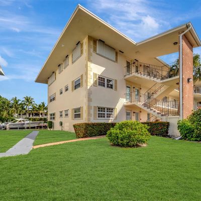 460 Paradise Isle Blvd, Hallandale Beach, FL 33009