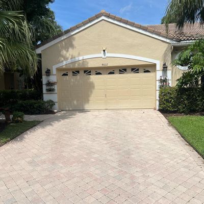 4602 Carlton Golf Dr, Lake Worth, FL 33449