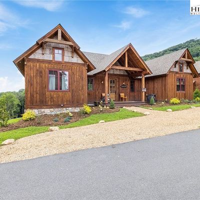 49 Long Crested Court, Banner Elk, NC 28604