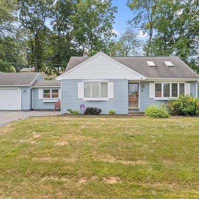 49 Oriole Ln, Milford, CT 06460