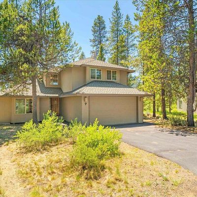 57785 Mt Rainier Ln, Bend, OR 97707