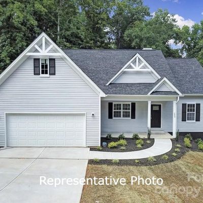 595 Foxwood Dr Se, Concord, NC 28025