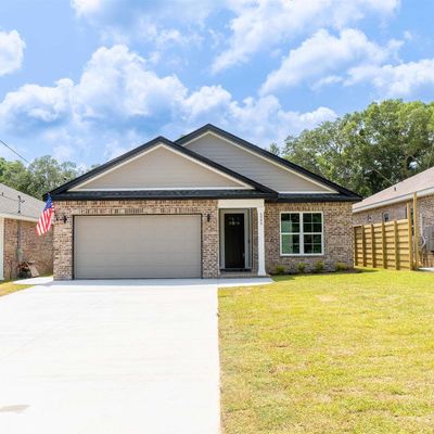 5995 Born Dr, Pensacola, FL 32504