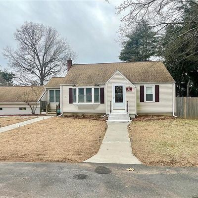 6 1 St St, East Windsor, CT 06088