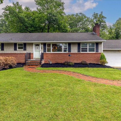 6 Blackfoot Rd, Pennington, NJ 08534