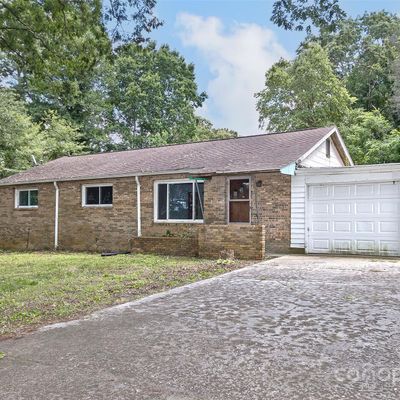 601 E Blue Ridge Rd, East Flat Rock, NC 28726