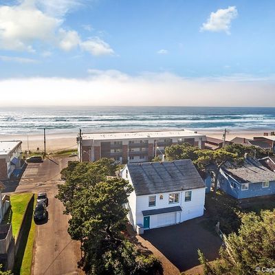 602 N Pacific St, Rockaway Beach, OR 97136