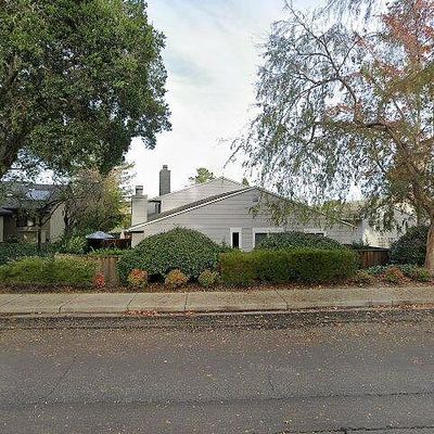 605 Augusta Dr, Moraga, CA 94556