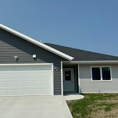 607 Mckinley Street, Warroad, MN 56763