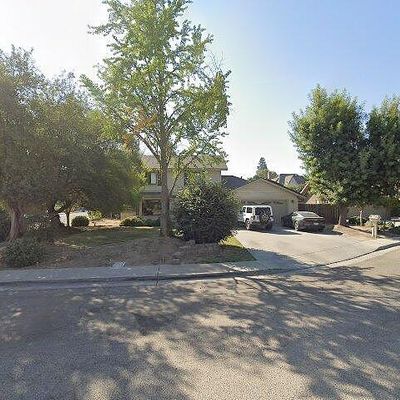 607 W Sycamore Ct, Reedley, CA 93654