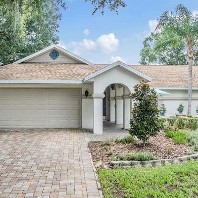 6132 Silver Oaks Dr, Zephyrhills, FL 33542