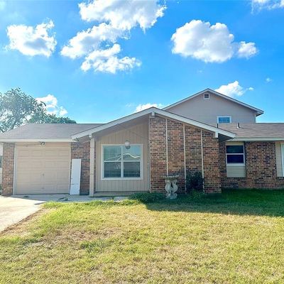 614 Oak Dr, Converse, TX 78109