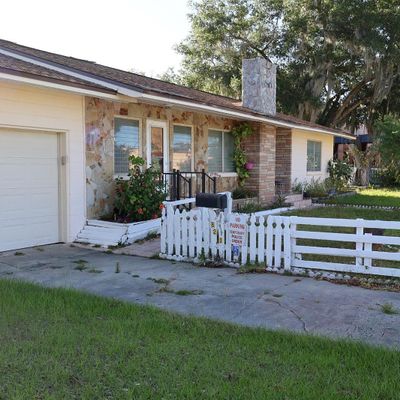 621 N Highland St, Mount Dora, FL 32757