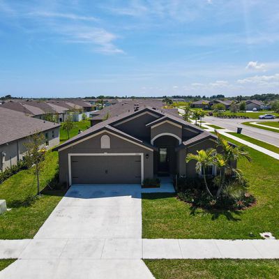 5361 Imagination Dr, Fort Pierce, FL 34947