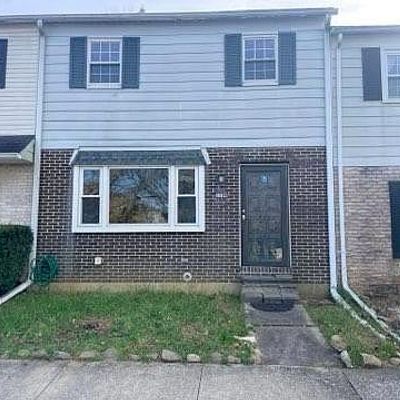 5594 Greens Dr, Allentown, PA 18106