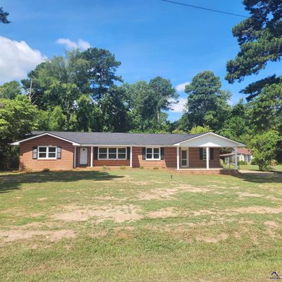 56 Lakeview Road, Hawkinsville, GA 31036