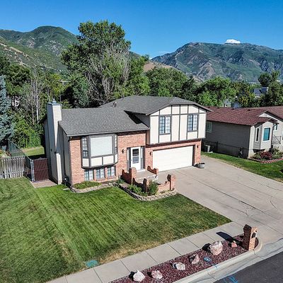 5666 Redwood Ln, Ogden, UT 84403