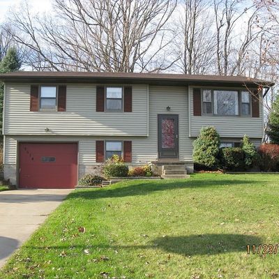 5674 Laurel Ln, Girard, PA 16417