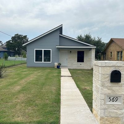 569 N Chambers Street, Giddings, TX 78942